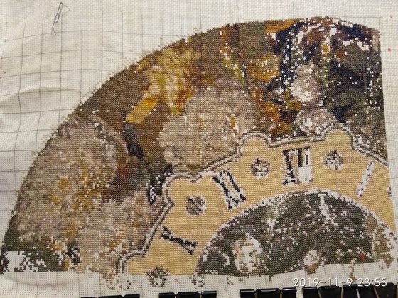 Этап процесса «Часы с пионами и ирисом»