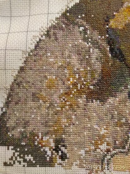 Этап процесса «Часы с пионами и ирисом»