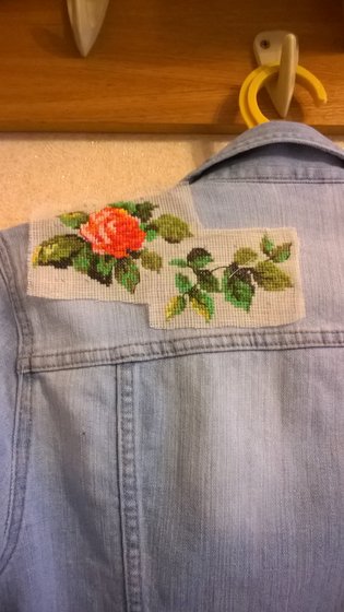 Этап процесса «Вышивка на джинсовой куртке»