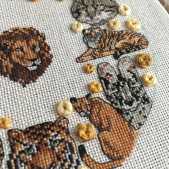 Этап процесса «Игольница с дикими кошками»