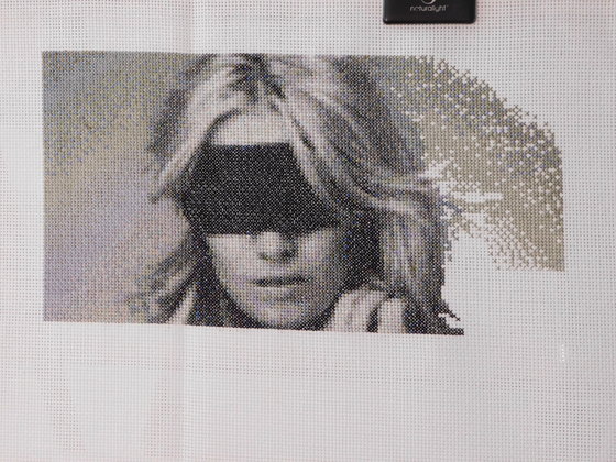 Этап процесса «Девушка с бантом»