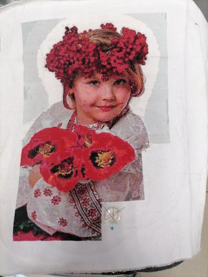 Этап процесса «Девочка с маками»