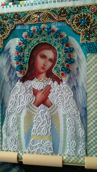 Этап процесса «ИКОНА АНГЕЛА ХРАНИТЕЛЯ.  КАРТИНЫ БИСЕРОМ.»