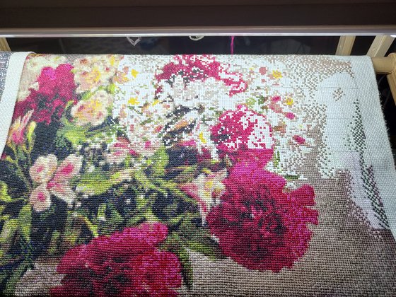 Этап процесса «Схема вышивки «Пионы» (№780727»