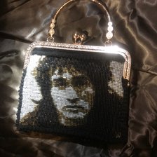 Процесс «Сумочка «Виктор Цой», бисер»