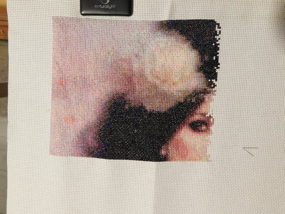 Этап процесса «Девушка в розовом»