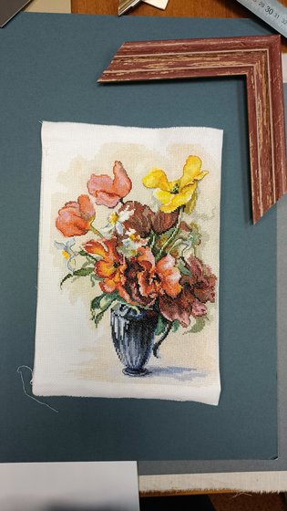 Этап процесса «Букет тюльпаны и нарциссы»