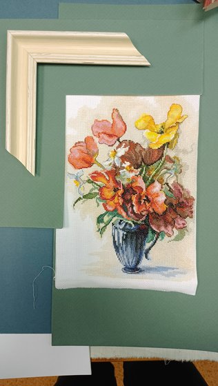 Этап процесса «Букет тюльпаны и нарциссы»