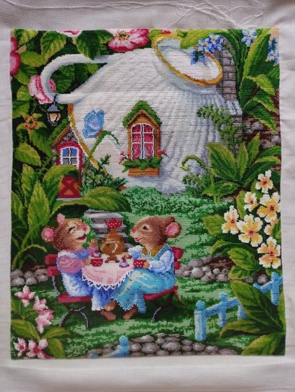 Этап процесса «Мышки в саду расслабляется бисер.»